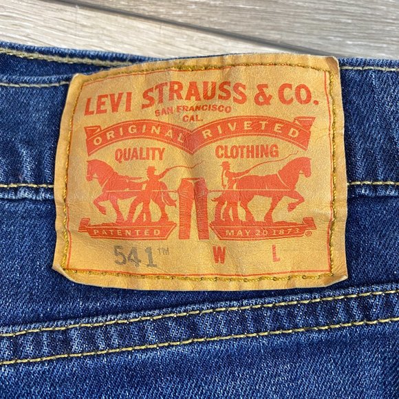 Levi's 541 46x34 Medium Wash Athletic Taper - Picture 2 of 7